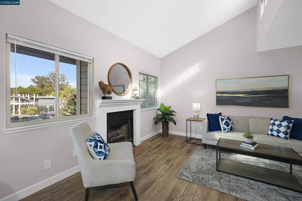 Photo of Unit 1 at 220 Apollo