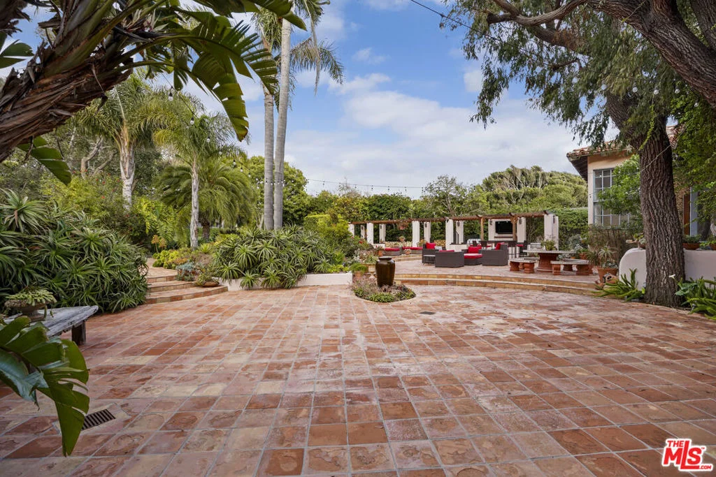Photo of 7332 Birdview Avenue