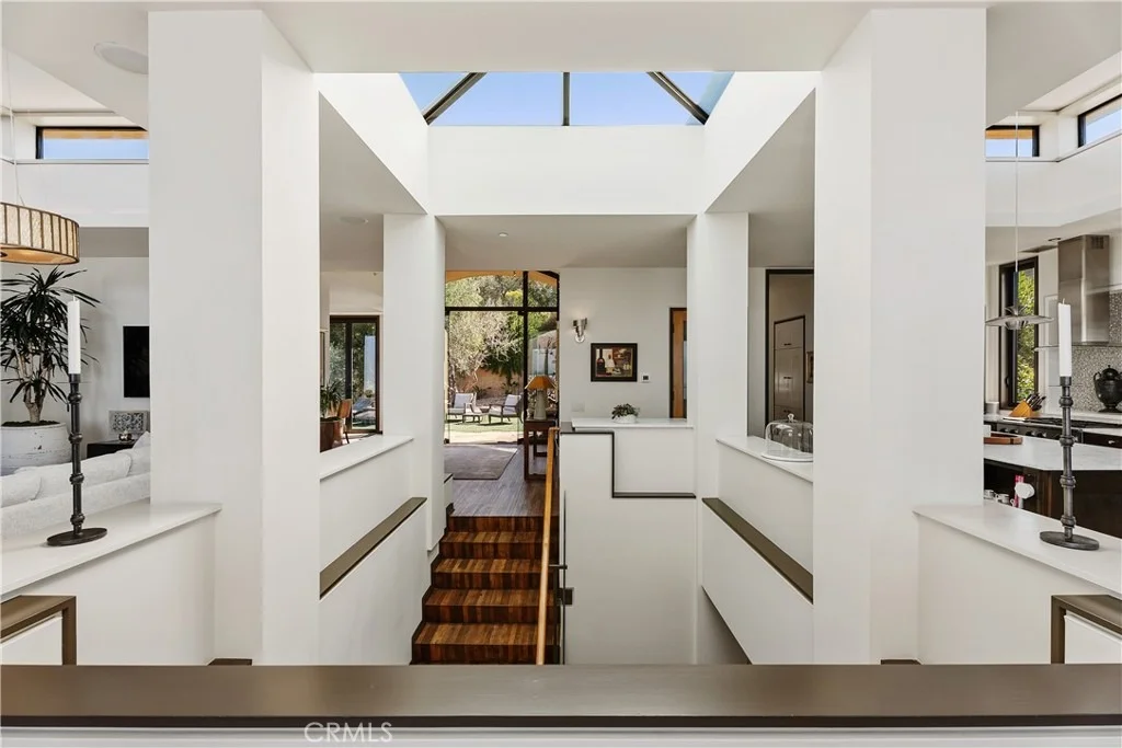 Photo of 2378 Crestview Drive
