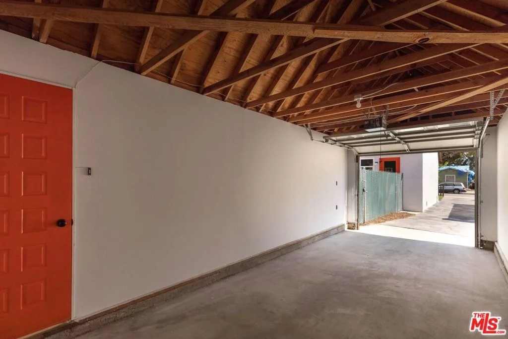 Photo of 231 W Cedar Avenue