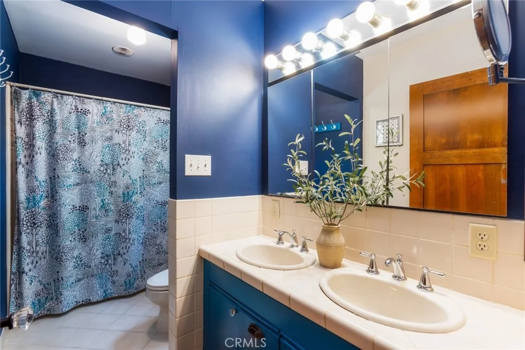 Photo of 3639 Falcon Avenue