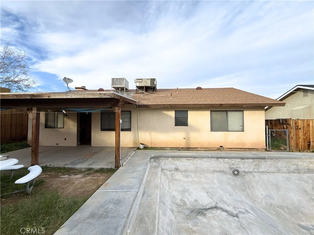 Photo of 421 Petris Avenue