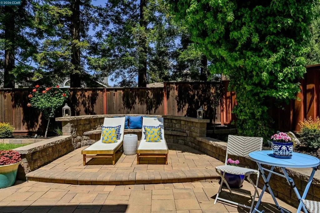 Photo of 219 Viewpoint Dr