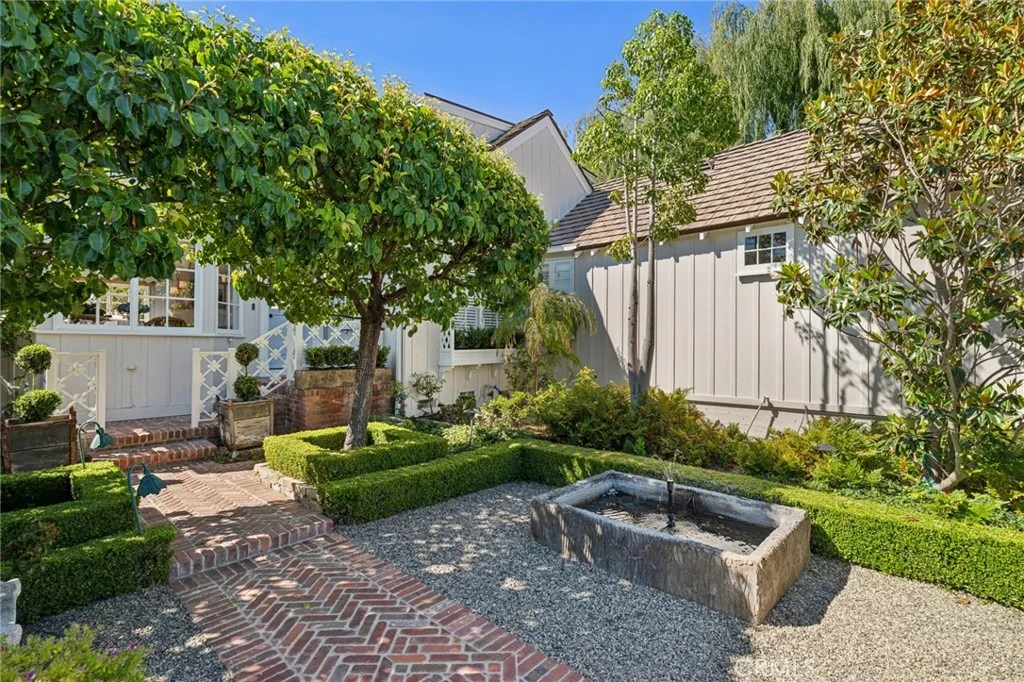 Photo of 376 Diamond