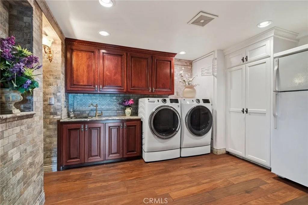 Photo of 2812 Ivy