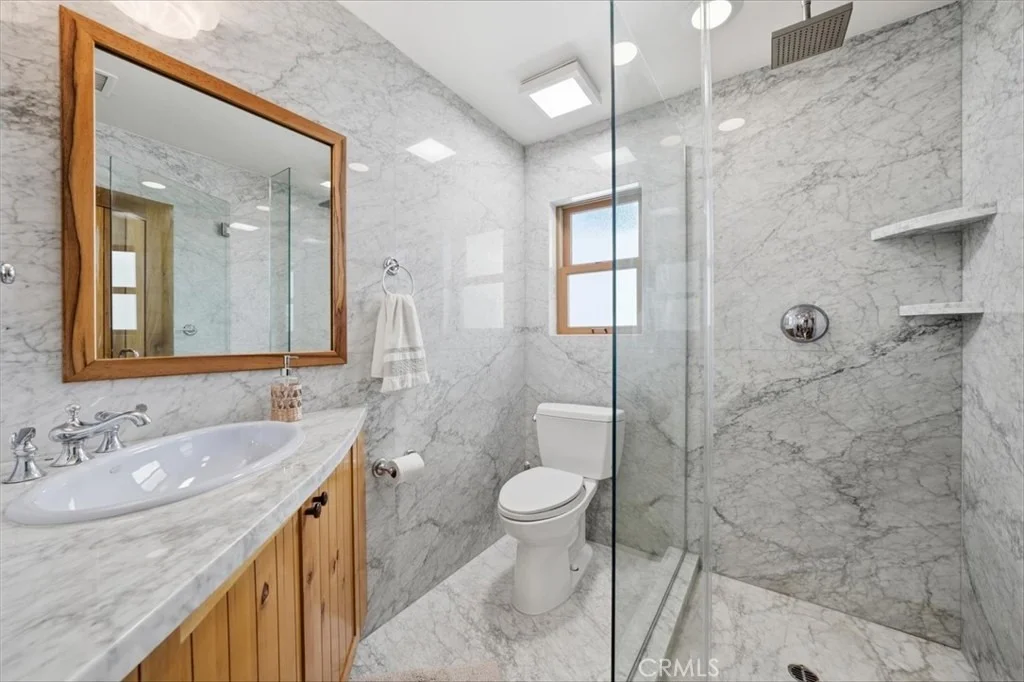 Photo of 807 Esplanade