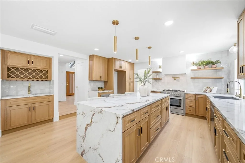 Photo of 137 S Thistle Road