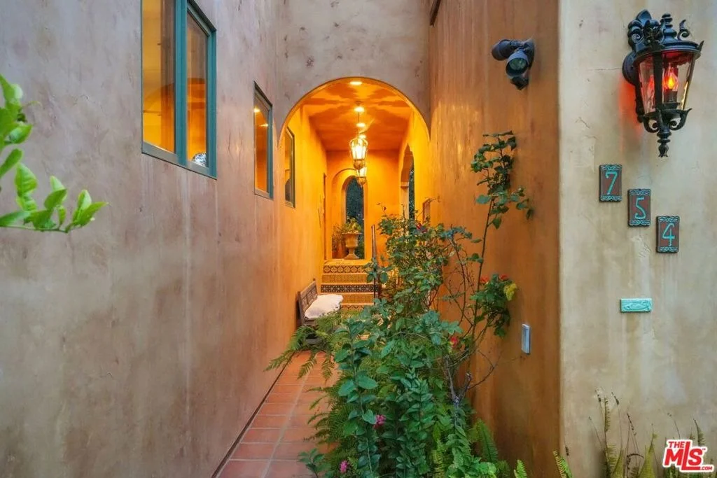 Photo of 754 Basin Drive