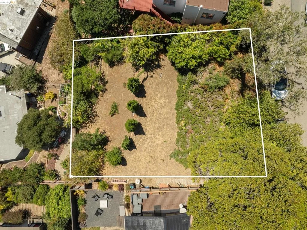 Photo of 1072 Sterling Ave
