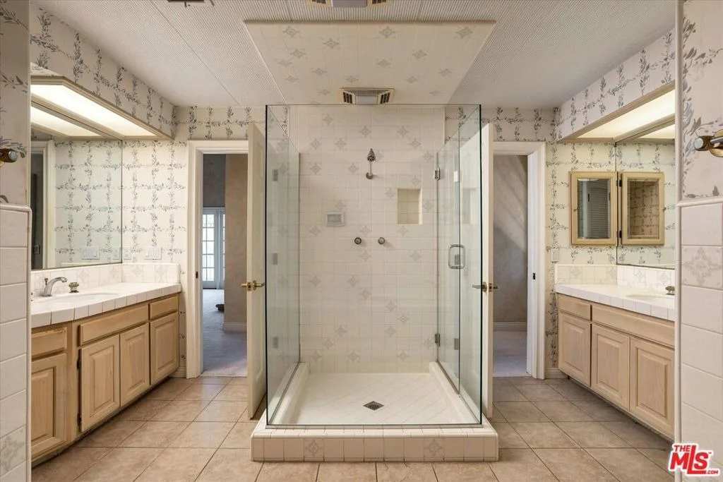 Photo of 2573 Benedict Canyon Drive