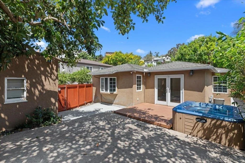 Photo of 633 Arroyo