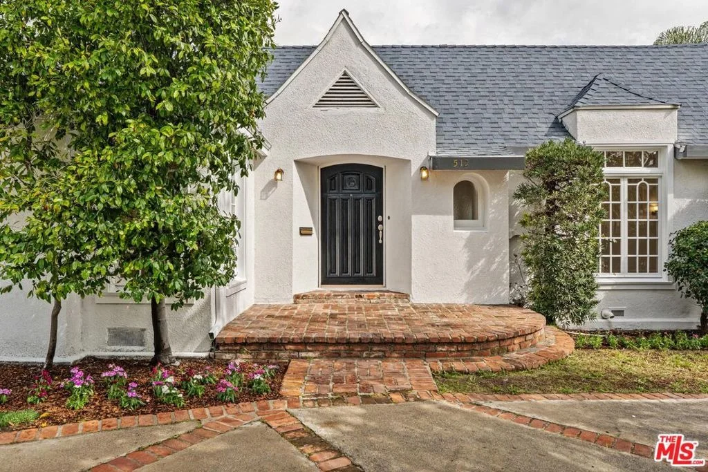 Photo of 512 N Elm Drive