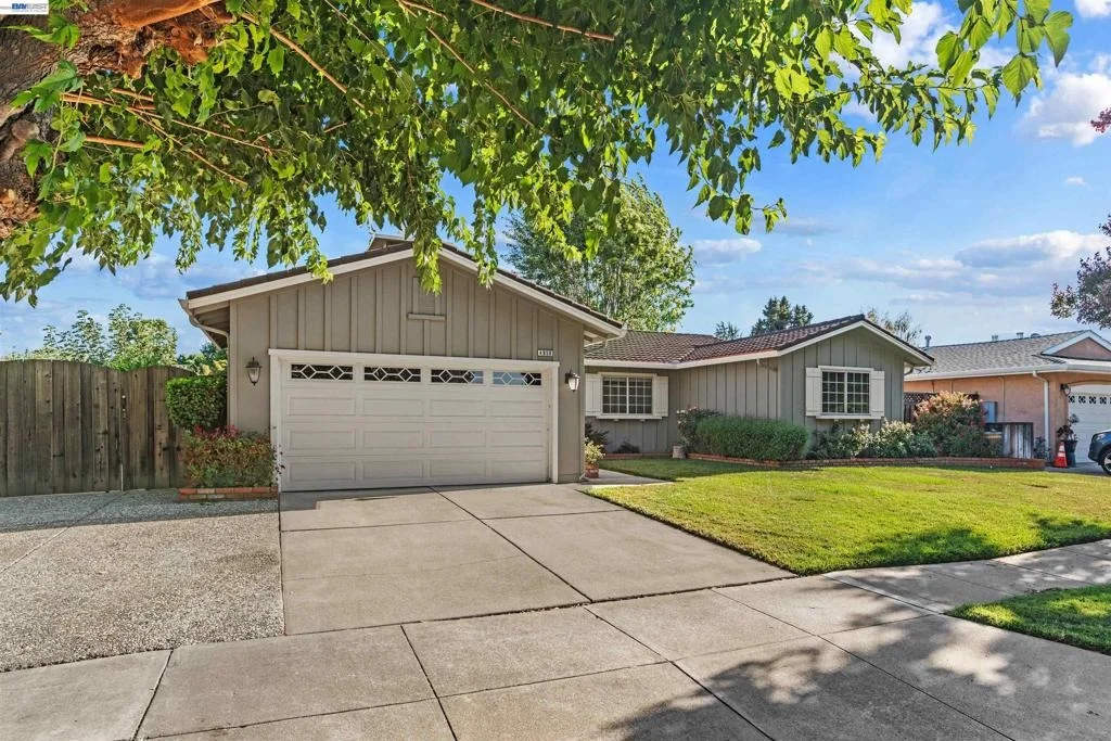Photo of 4950 Black Ave
