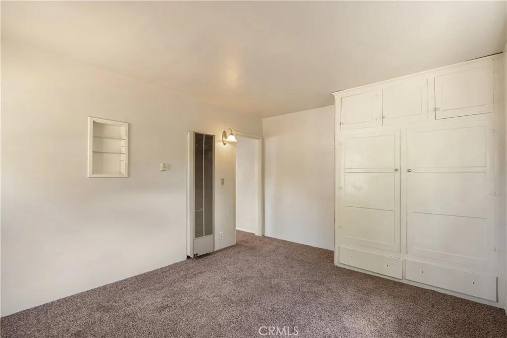 Photo of 1195 N Campus Avenue