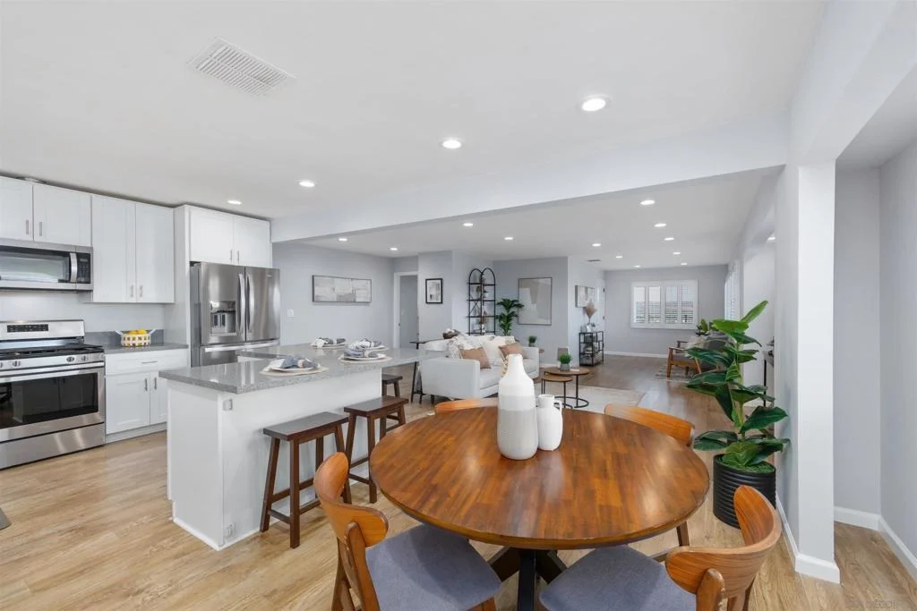 Photo of 8837 Carmir