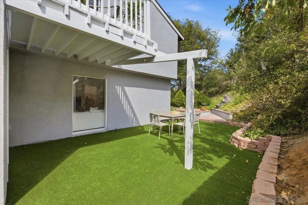 Photo of 6783 Robbins Way