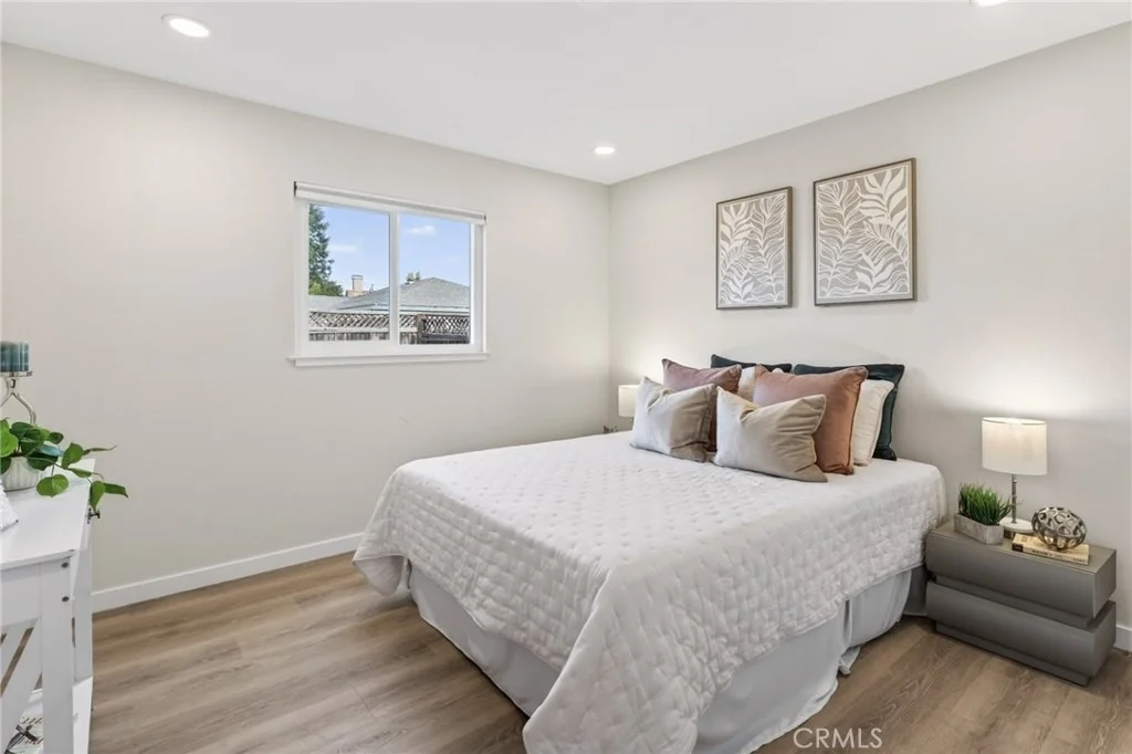 Photo of 4761 Central