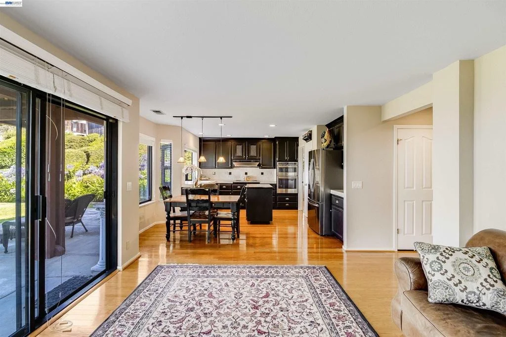Photo of 2321 Ascot Pkwy