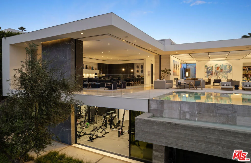 Photo of 9265 Robin Drive
