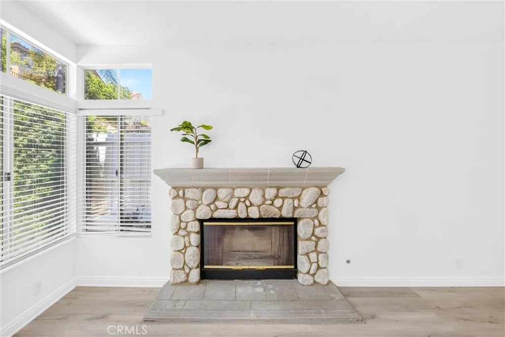 Photo of 476 Somerset Cir