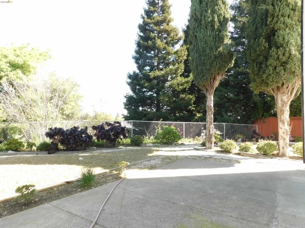 Photo of 3042 Potrero Way