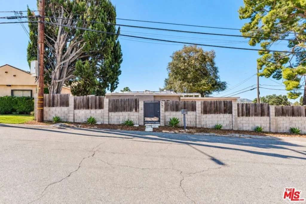 Photo of 6488 Day Street