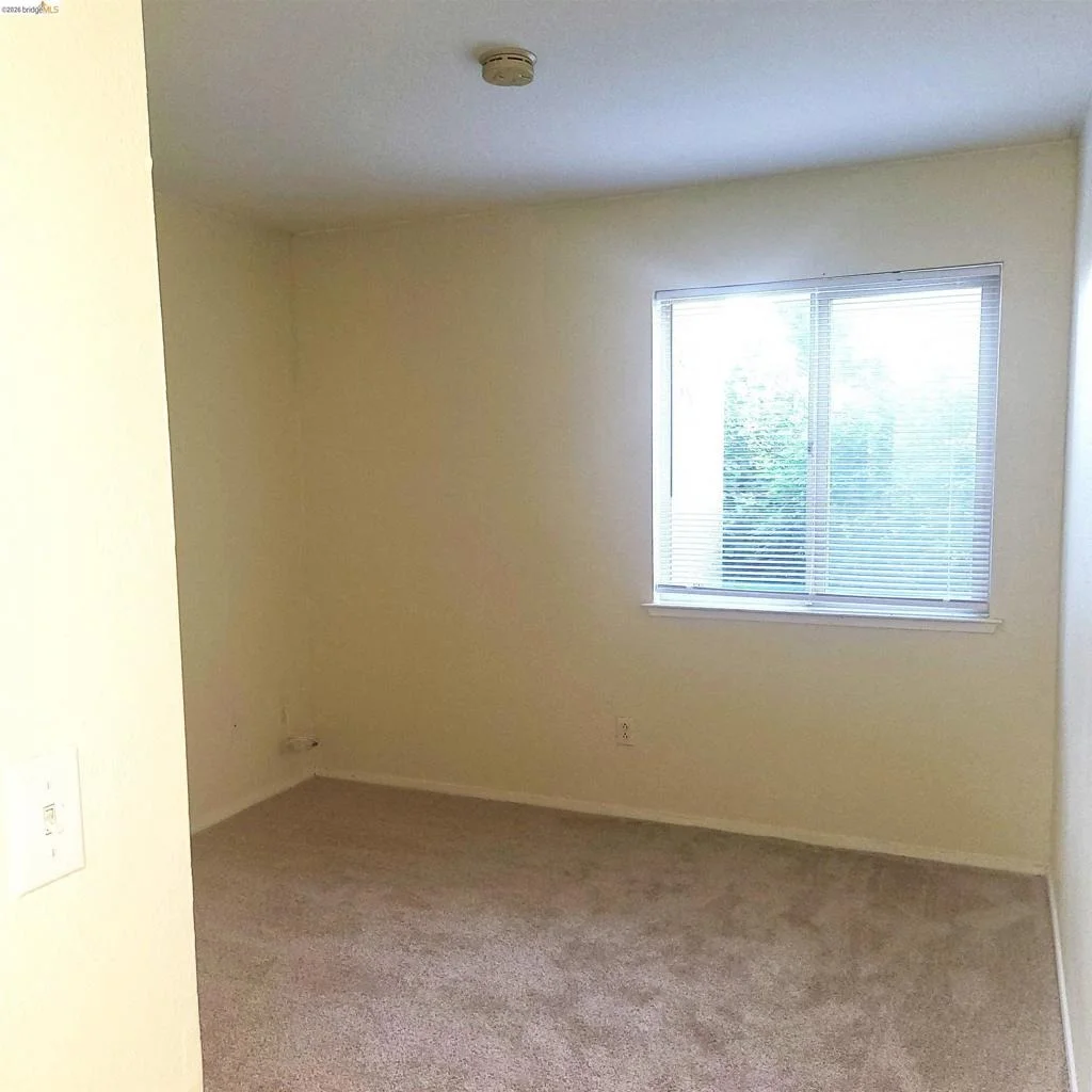 Photo of 1241 Lakeview Cir