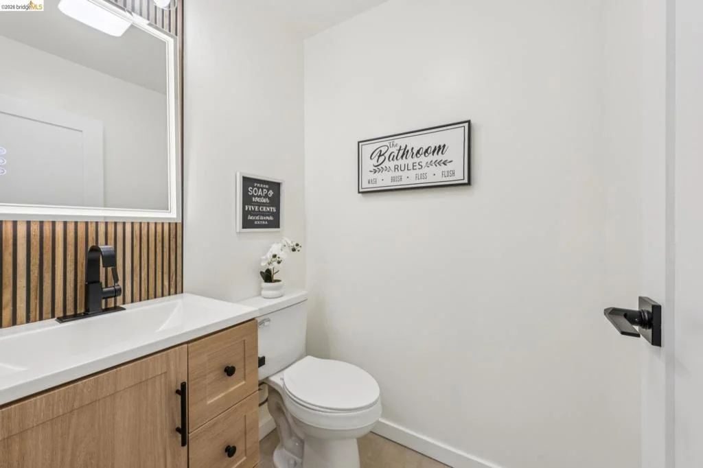 Photo of Unit 207 at 7 Embarcadero West