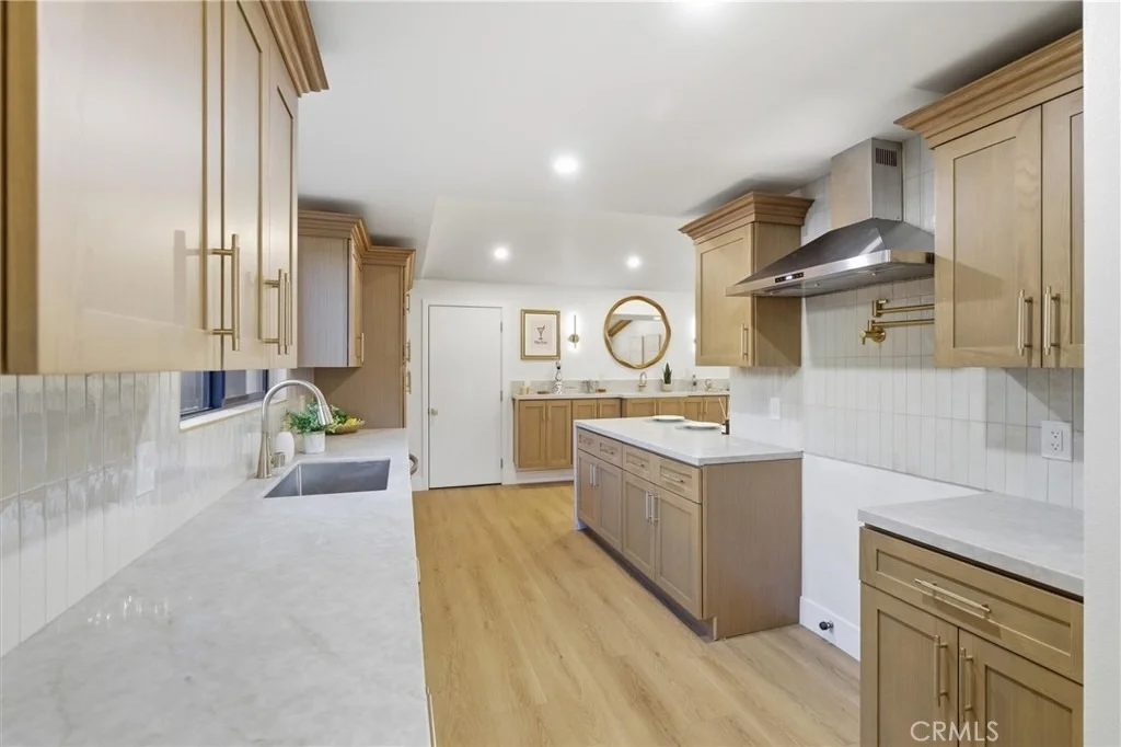 Photo of 5797 Crescent