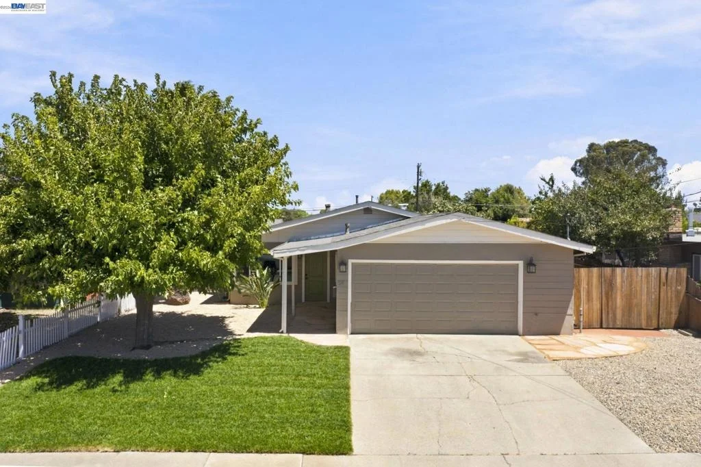Photo of 54 LAKEVIEW DRIVE