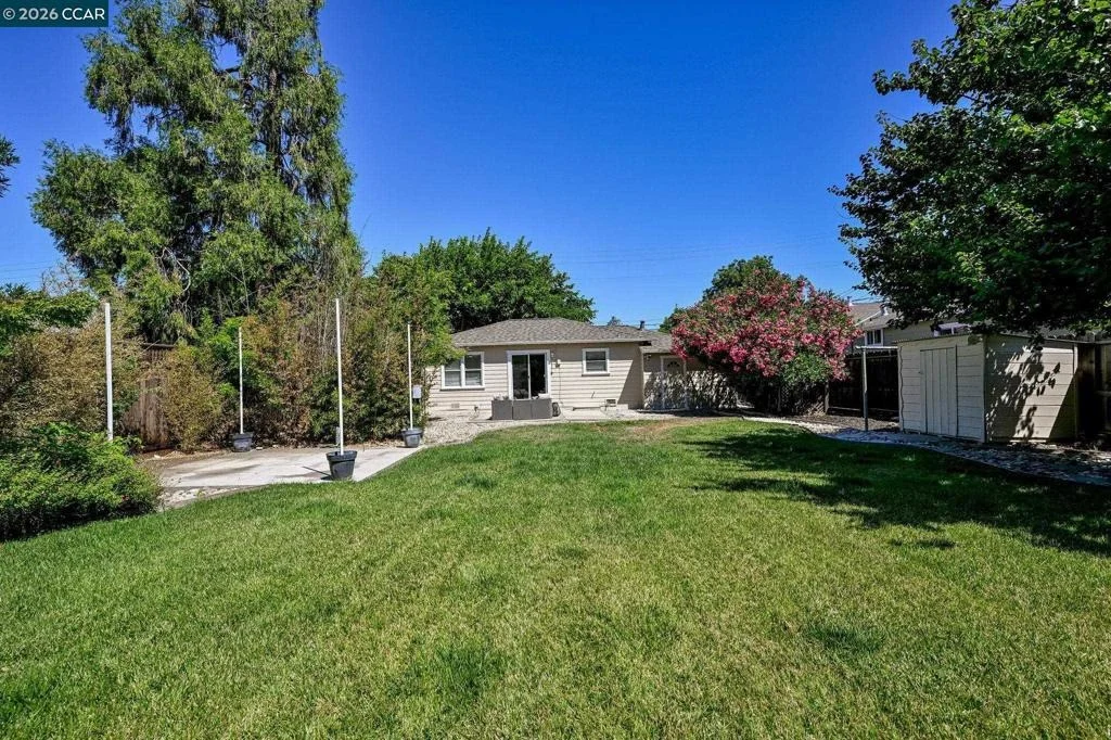 Photo of 2530 Maple Ave