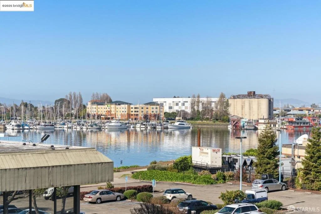Photo of Unit 161 at 1 Embarcadero