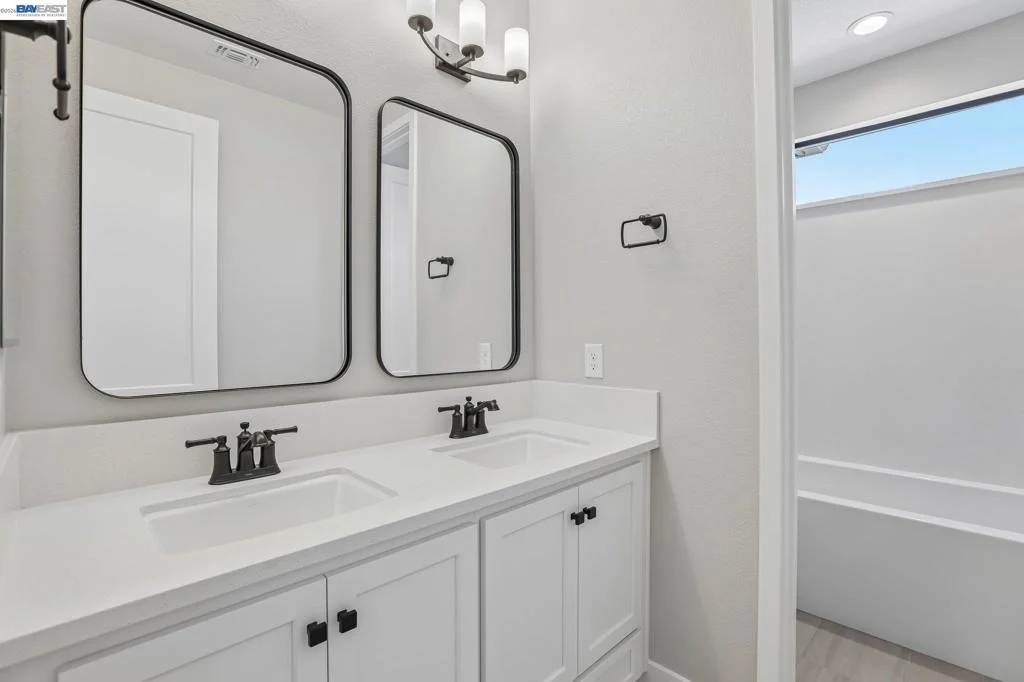 Photo of 421 Trellis Way