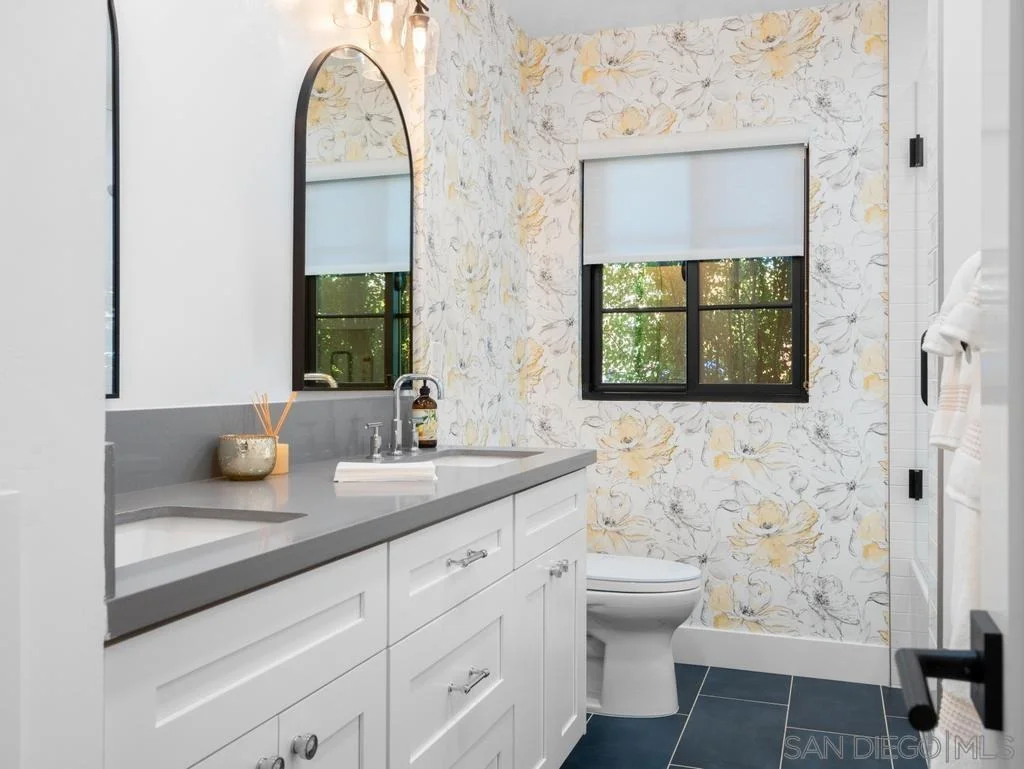 Photo of 8804 Robinhood Lane