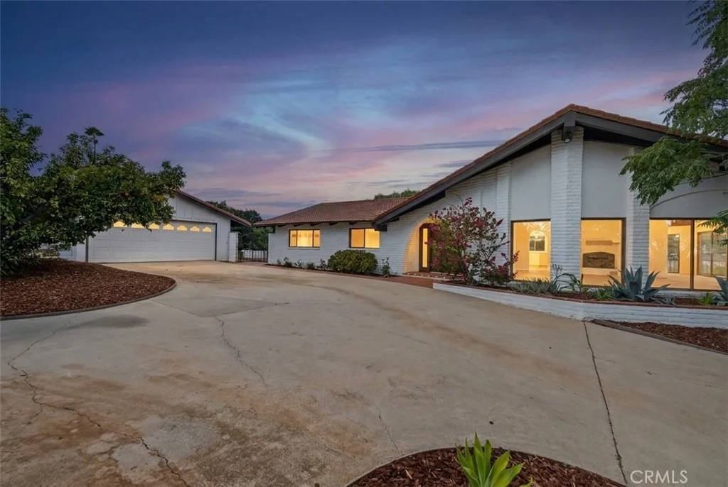 Photo of 2801 E Mission Road