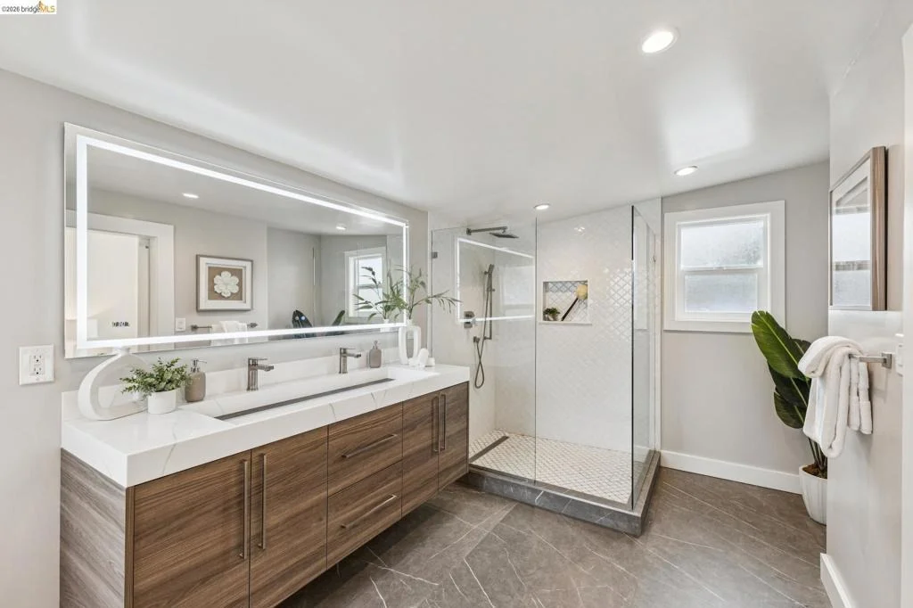 Photo of 3435 Dimond Ave