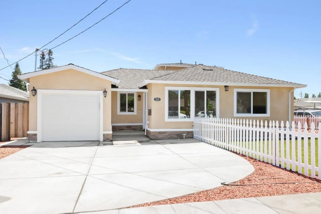 Photo of 552 Borregas Avenue