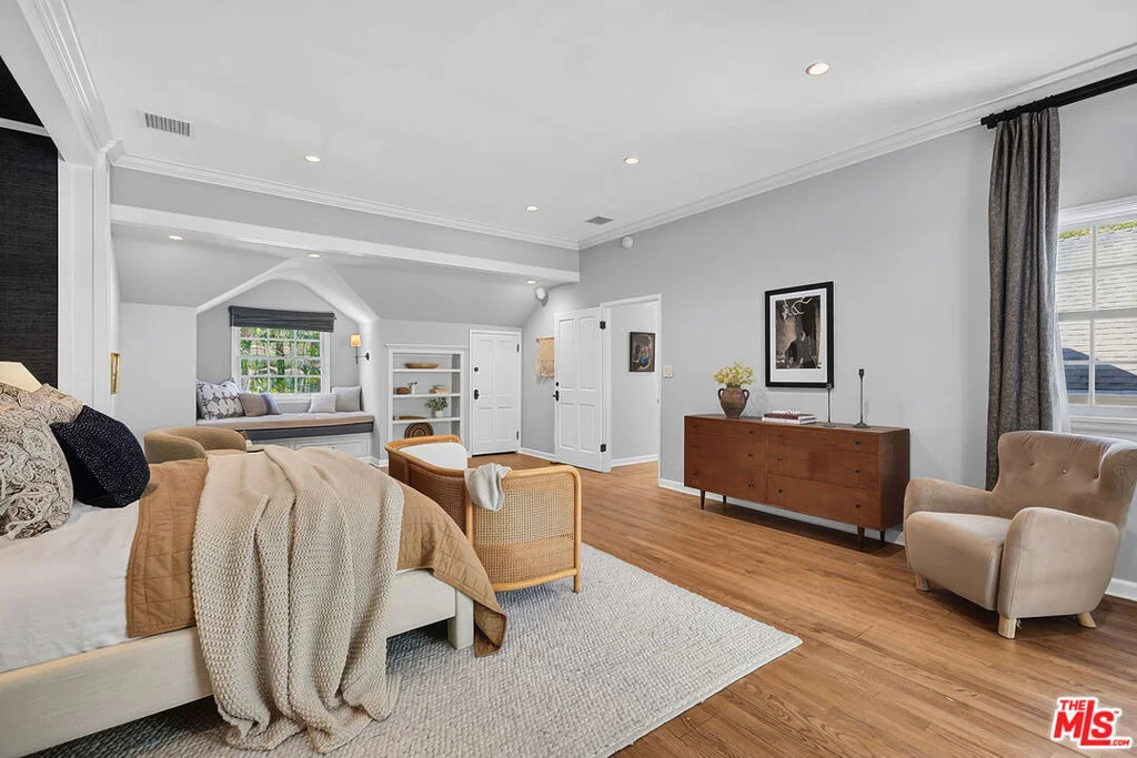Photo of 9305 Hazen Drive