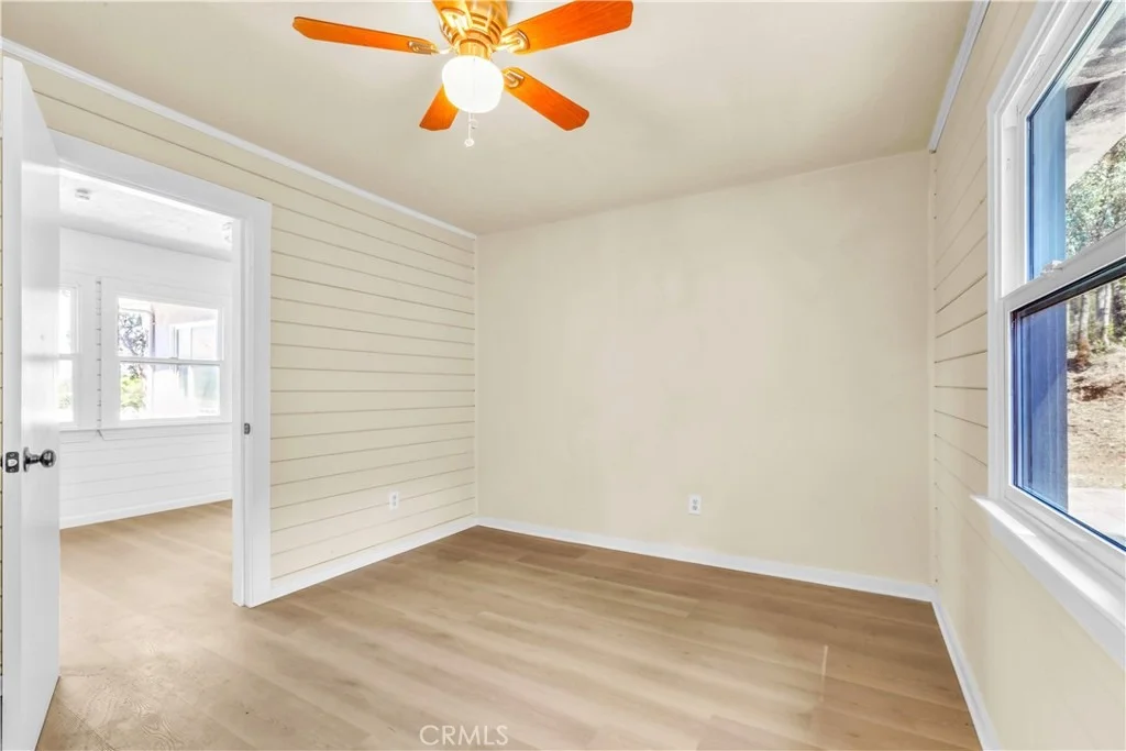 Photo of 15905 Kugelman