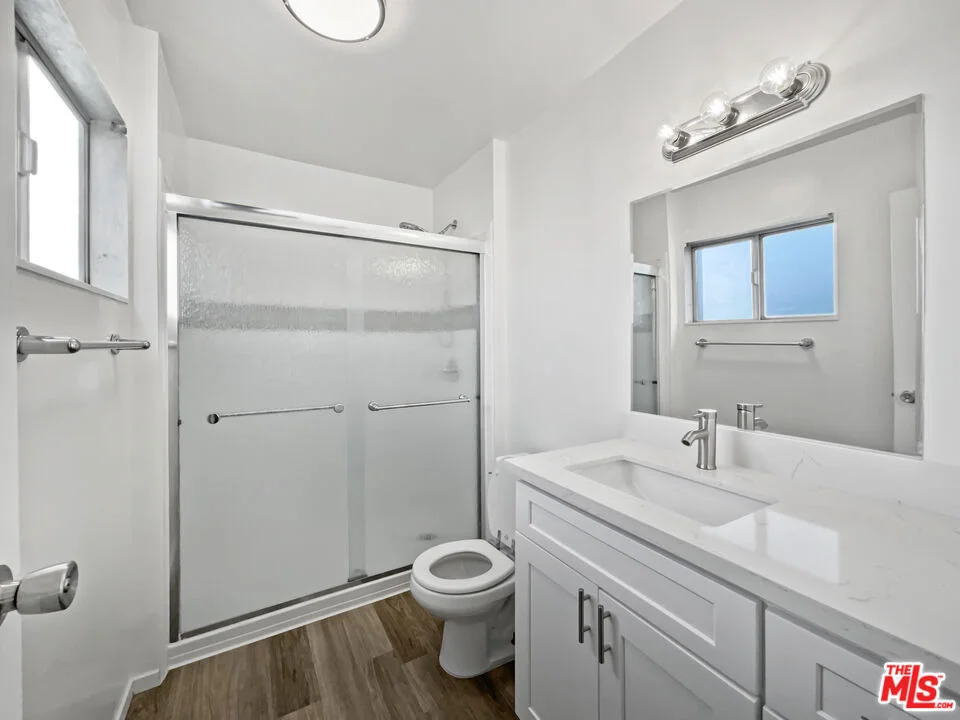 Photo of 6558 Menlo Street