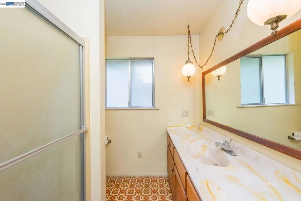 Photo of 376 Mountain View Dr.