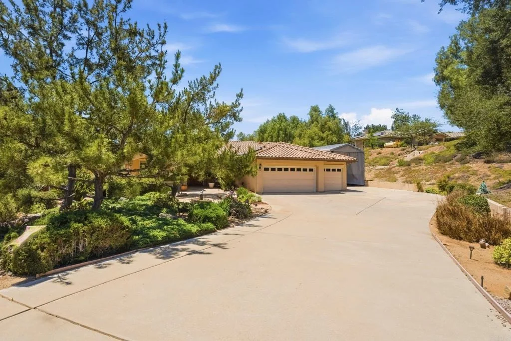 Photo of 2527 Southern Oak Road