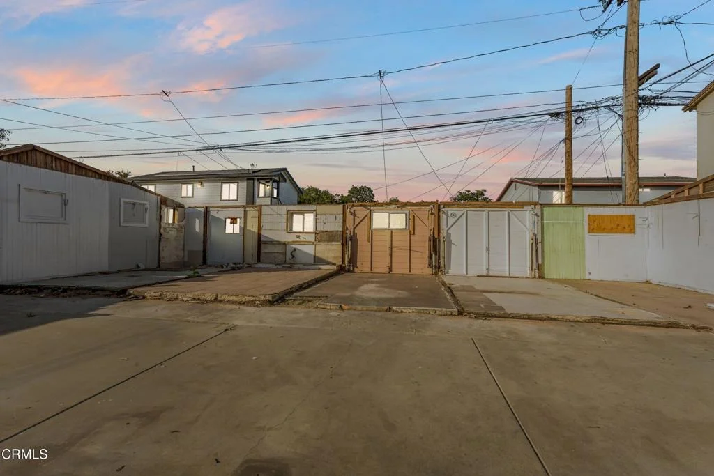 Photo of 425 W 1st Street