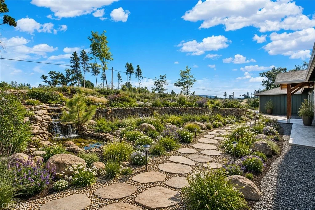 Photo of 1690 BEND LANE