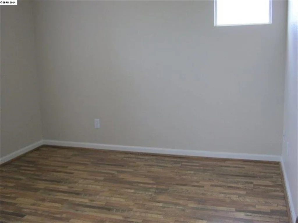 Photo of 564 YOUNG DR