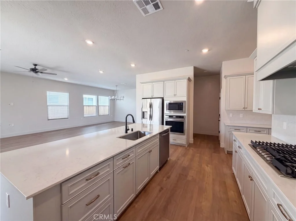 Photo of 2246 N Marion