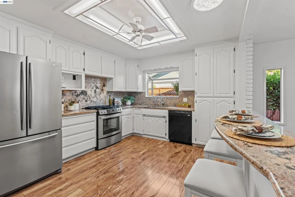 Photo of 4950 Black Ave