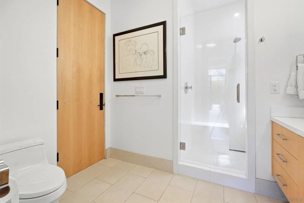 Photo of 7429 Draper Ave