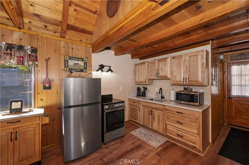 Photo of 698 Highland