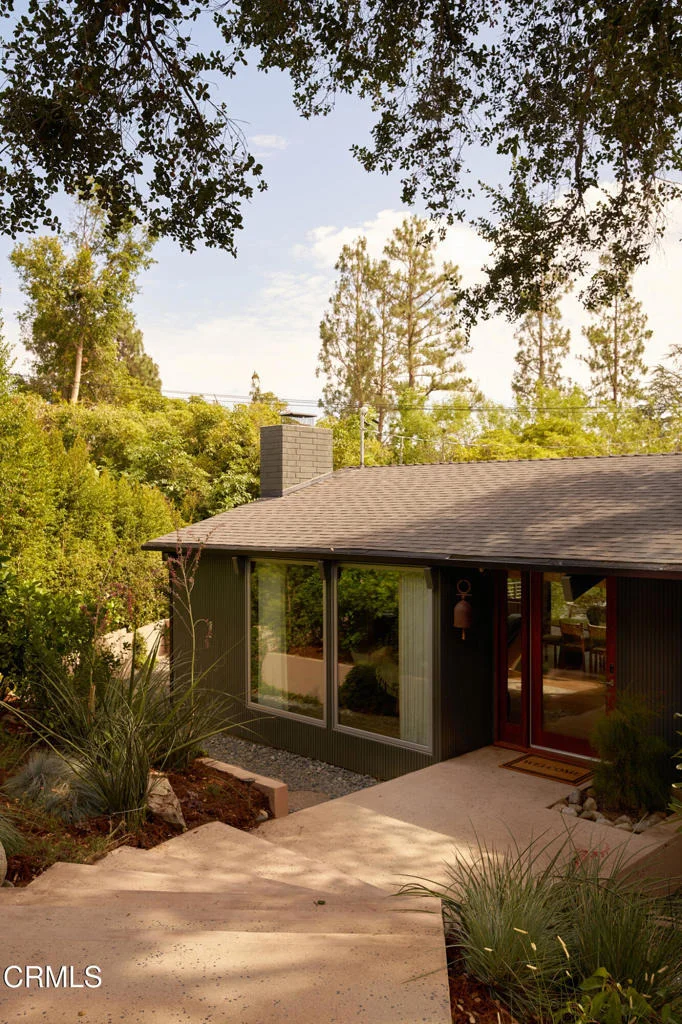 Photo of 980 Mesa Verde Road